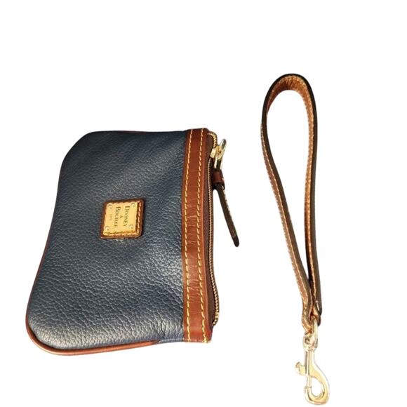 New Dooney and Bourke Navy Wristlet - Picture 7 of 11